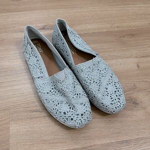 Tom’s Classic Silver Metallic Crochet Slip-on Shoes 7.5